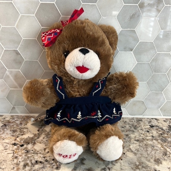 Snowflake Teddy 2019 Bear - Picture 1 of 6